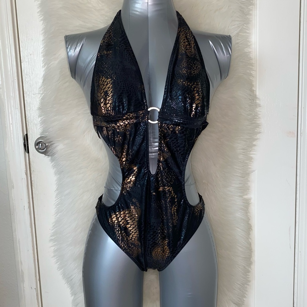 🍒💋 Wet Seal One Piece Bathing suit